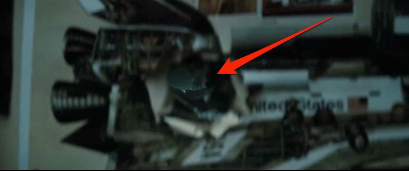 Illustration for article titled 61 Super 8 screengrabs unlock the clues in J.J. Abrams' new trailer